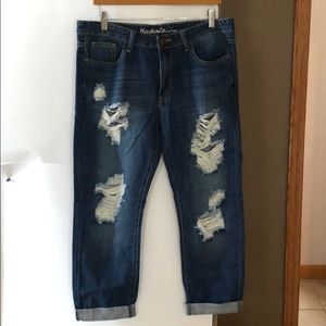 Destroyed boyfriend cropped jeans